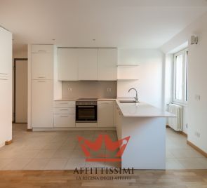 3 locali con cucina arredata zona solari - milano.