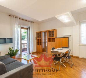 Monolocale mm bande nere - Milano..