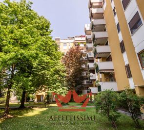 Monolocale arredato via Tosi 